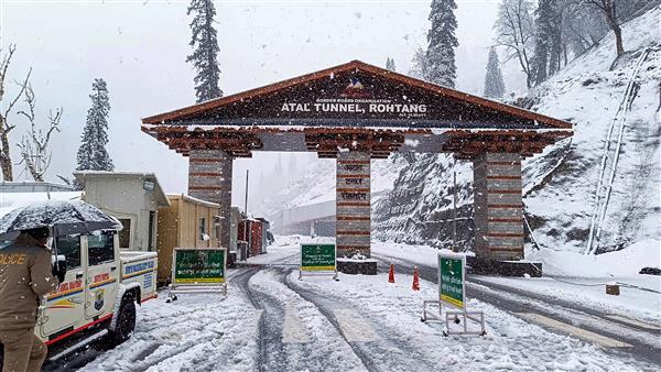 Manali-atal tunnel-winter destination in India